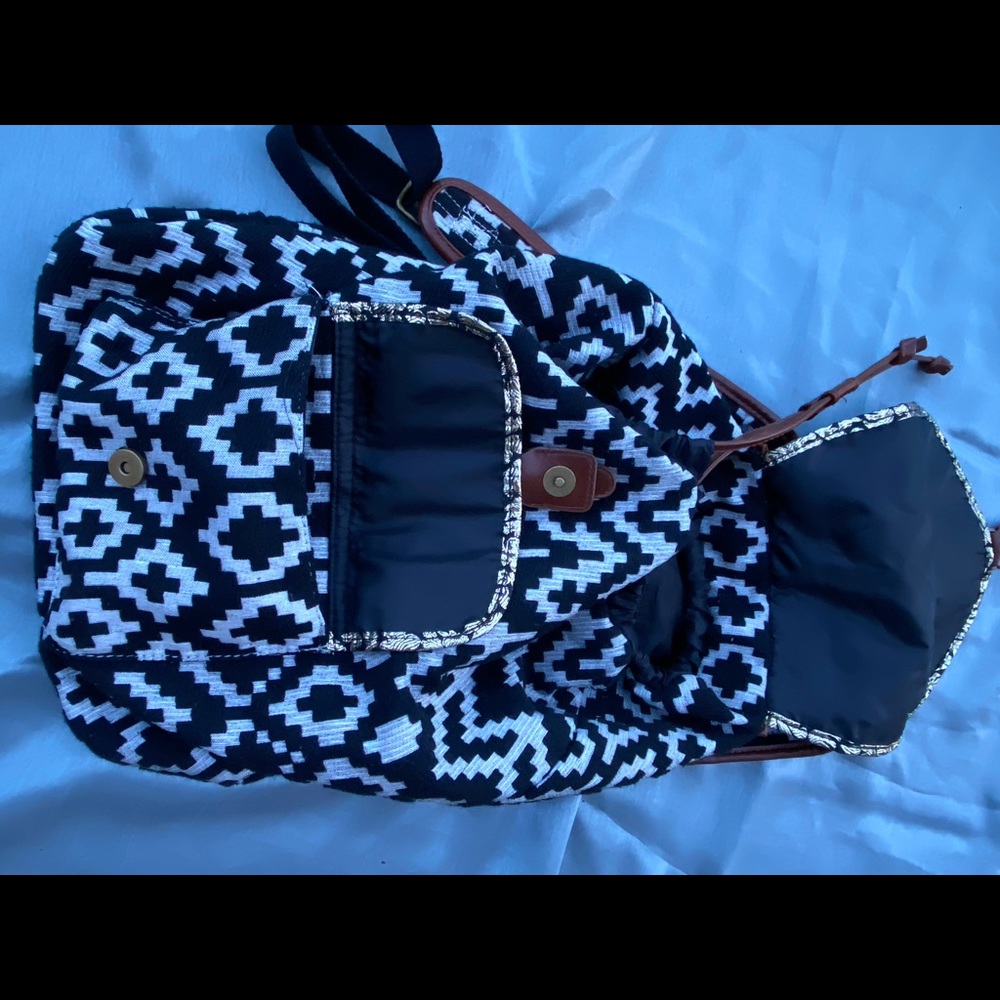 Nwot Print Backpack - image 8